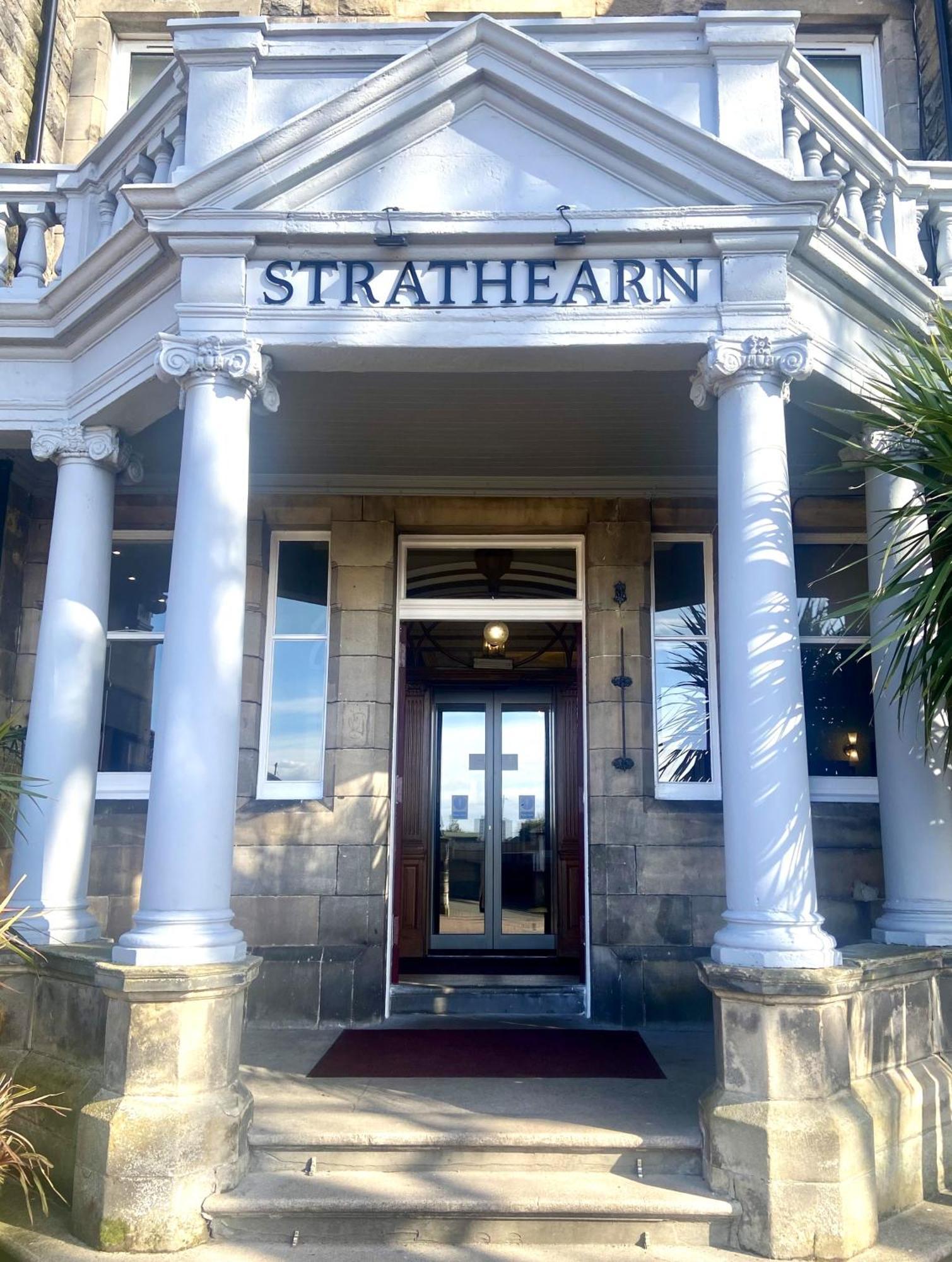 The Strathearn Отель